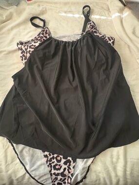 Black Leopard-Accent Camisole Swim Top